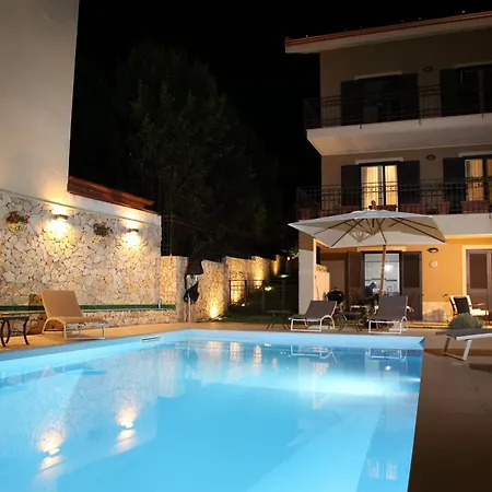 Domus Aurige 4*