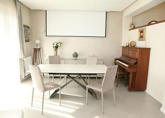 Domus Aurige Bed & Breakfast 4*